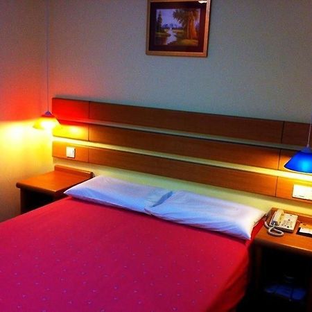 Home Inn Hotel Guiyang Fushui Middle Road 외부 사진
