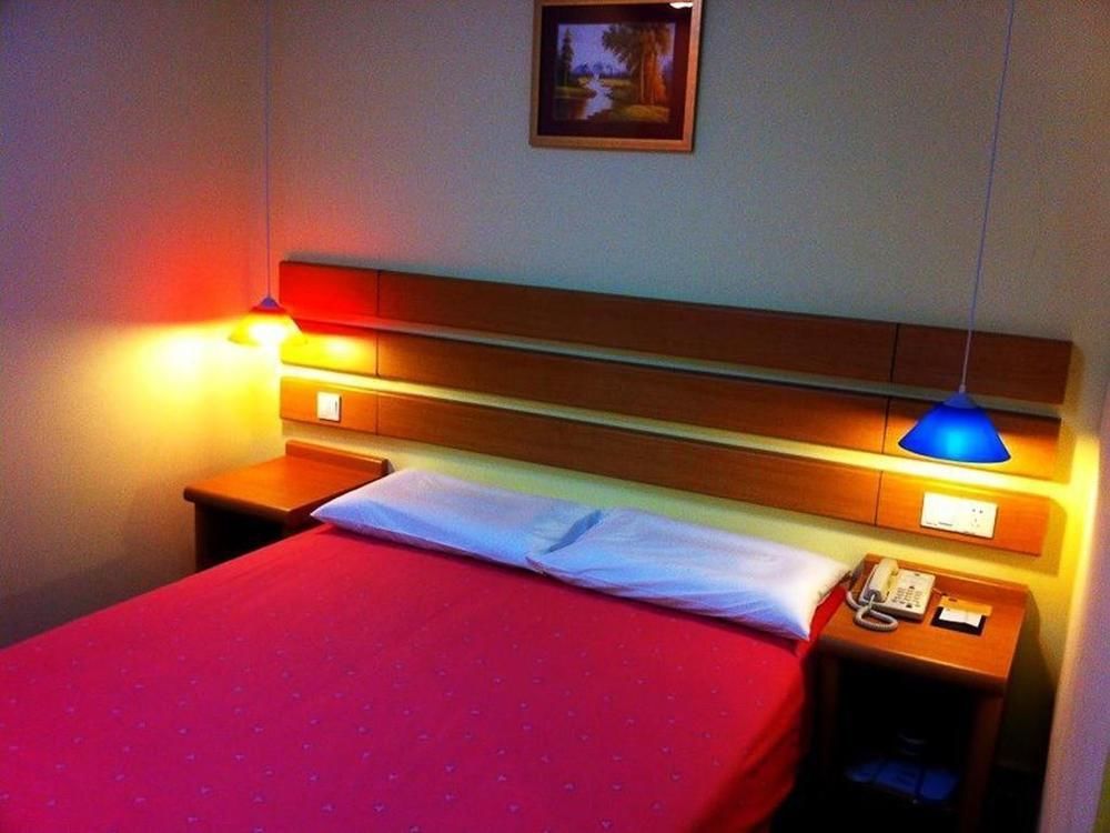 Home Inn Hotel Guiyang Fushui Middle Road 외부 사진